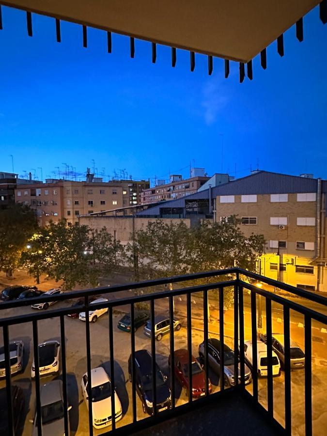 Jerry'S Home Valencia Bagian luar foto